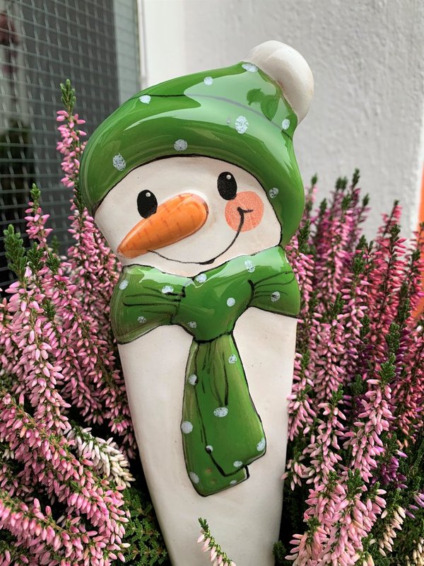 Blumentopfstecker Schneemann mit Bommelmütze - frostbeständig